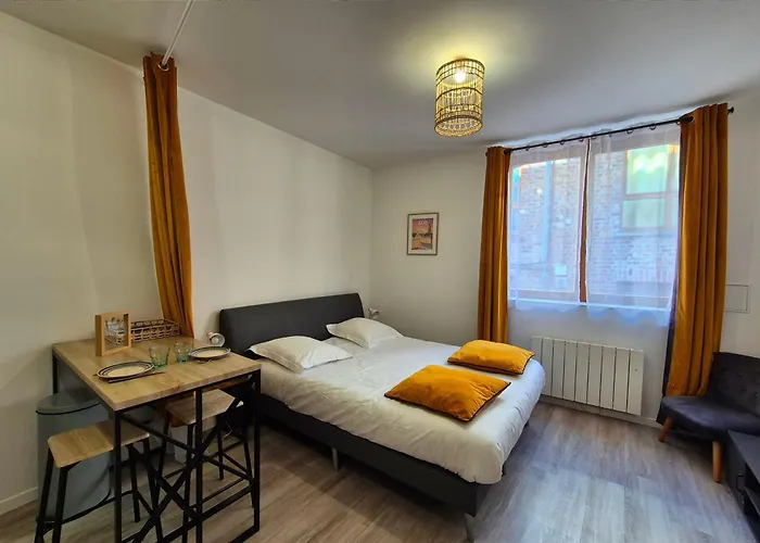 Les Loges Du Beffroi - L'eclatant דירה אראס